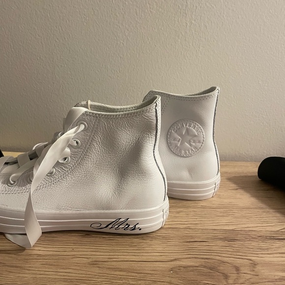 Just Married Converse - Picture 2 of 4
